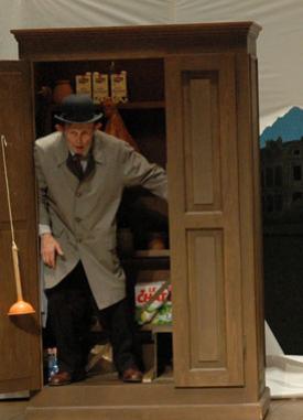 Un Pied dans le crime, photo Antoine Benoit, Théâtre de la Commune Un Pied dans le crime, photo Antoine Benoit, Théâtre de la Commune