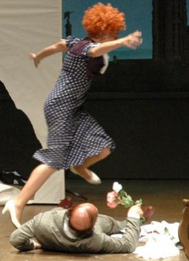 Un Pied dans le crime, photo Antoine Benoit, Théâtre de la Commune Un Pied dans le crime, photo Antoine Benoit, Théâtre de la Commune
